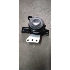 Chân đỡ hộp số xe T700